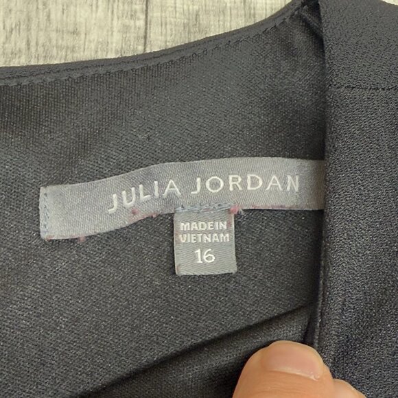 ✅Julia Jordan Jumpsuit Womens Size 16 Black Hunter Crepe Ruffle Shoulder Elegant - Picture 2 of 10